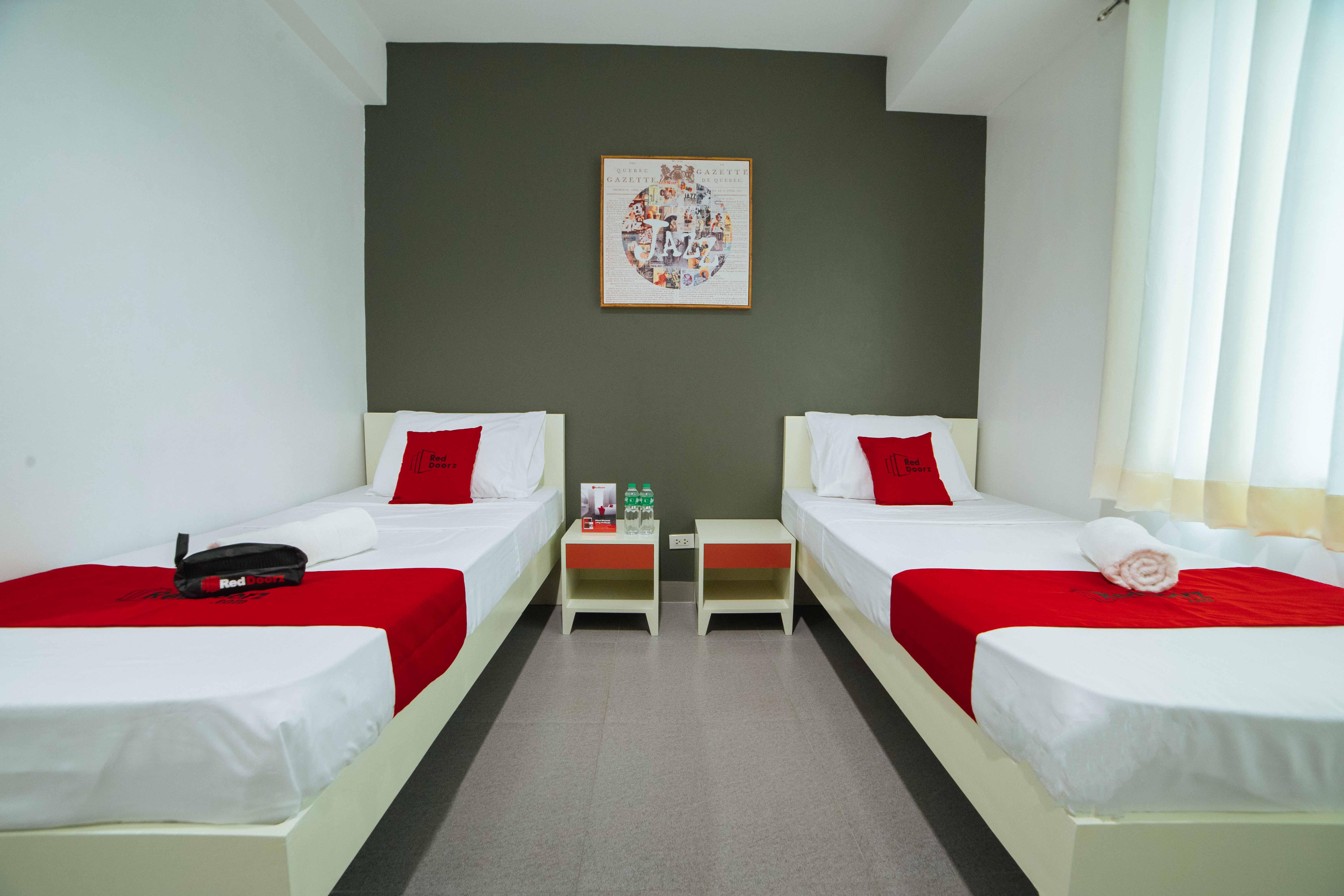 RedDoorz Plus @ Roxas Street Davao City Buitenkant foto