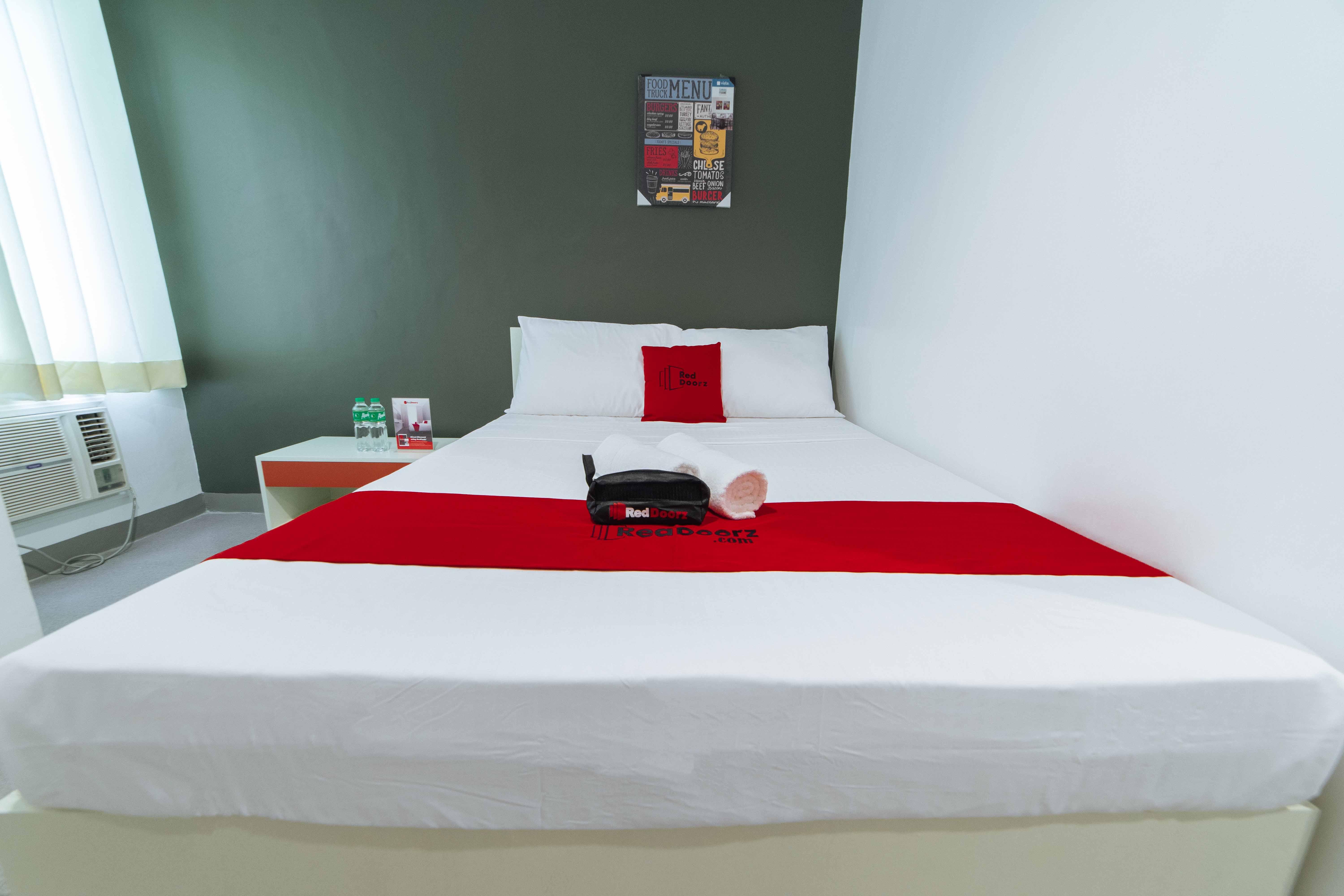 RedDoorz Plus @ Roxas Street Davao City Buitenkant foto