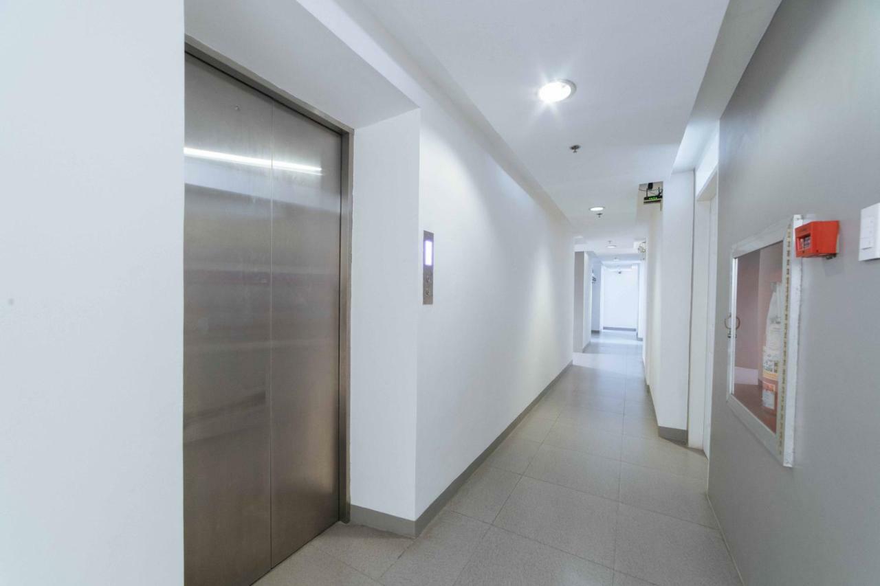 RedDoorz Plus @ Roxas Street Davao City Buitenkant foto