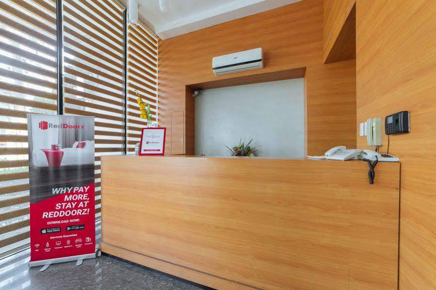 RedDoorz Plus @ Roxas Street Davao City Buitenkant foto